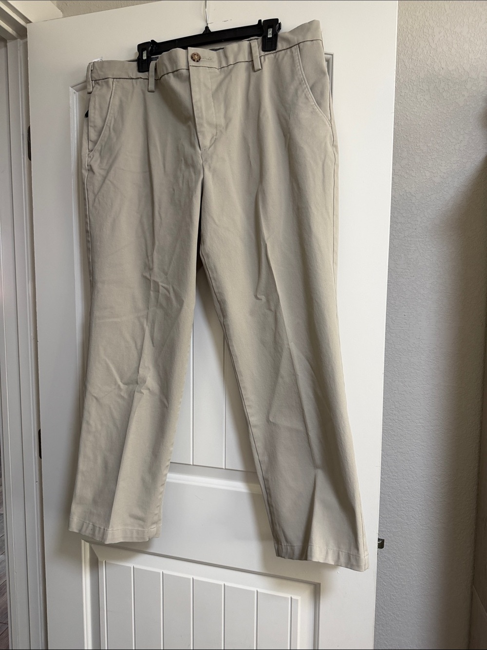 Dockers Men's Beige Chino Pants